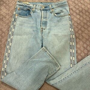 Y2K vintage Levi’s 501 SPELLOUT Jeans Logo Side Stripe light wash highwaisted